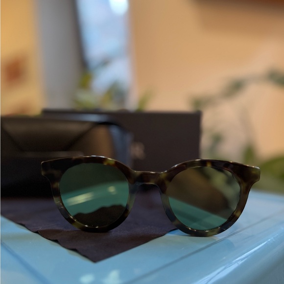 Dior Sunglasses - Picture 2 of 6